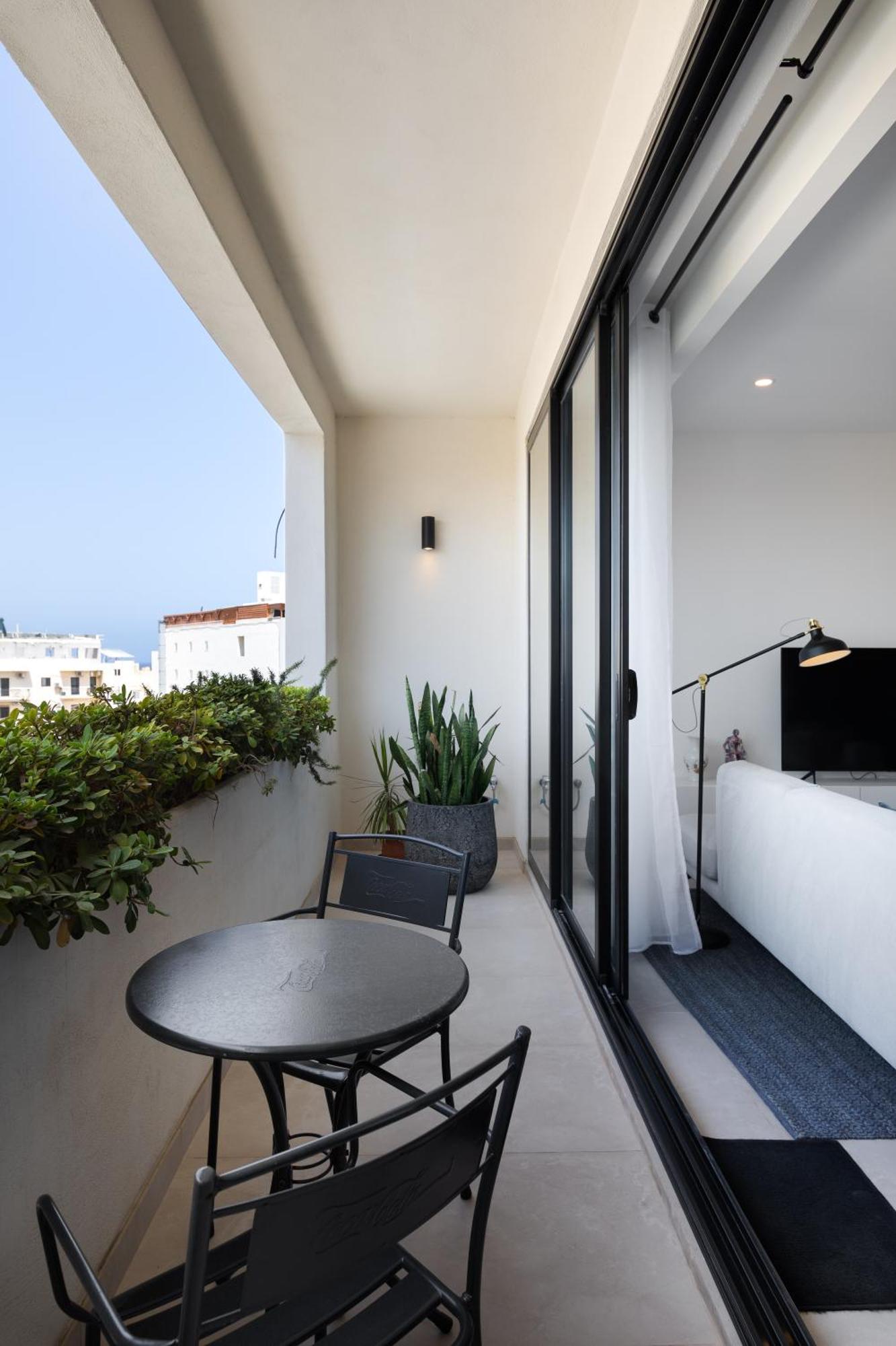 Modern 1Br Spacious Apartment With Terrace - Close To St Thomas Bay Марсаскала Екстериор снимка